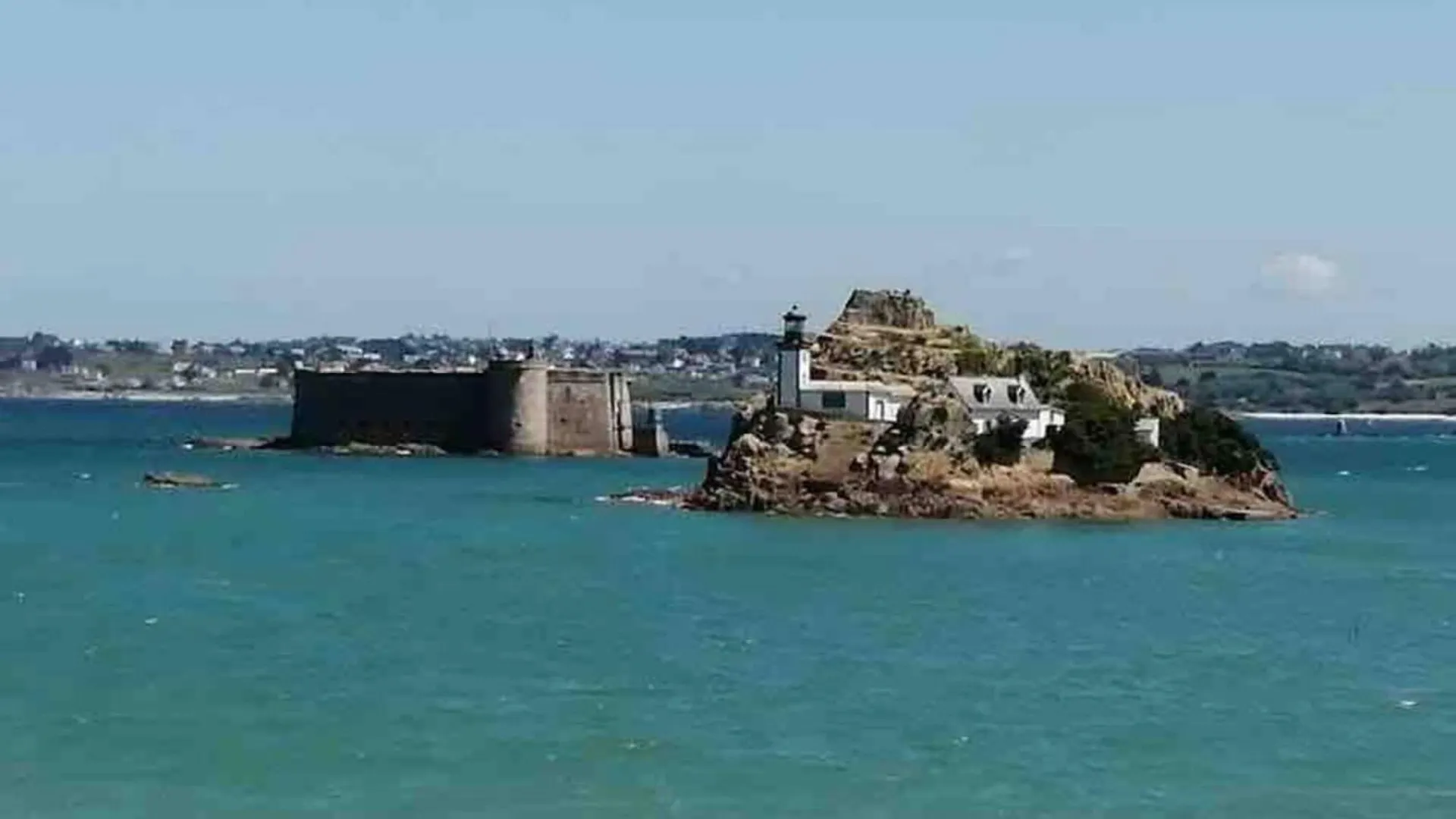 Maison Accueillante A Saint-Pol-De-Leon Avec Parking 0*,  Frankreich
